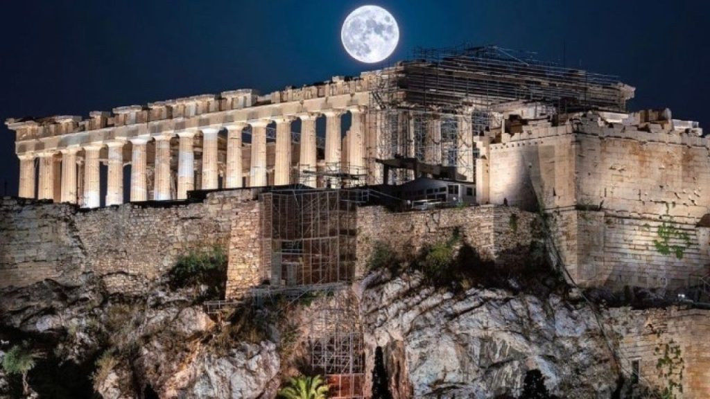 Στο 8,4 ο βαθμός ικανοποίησης της εμπειρίας των τουριστών στην Αθήνα το 2023
