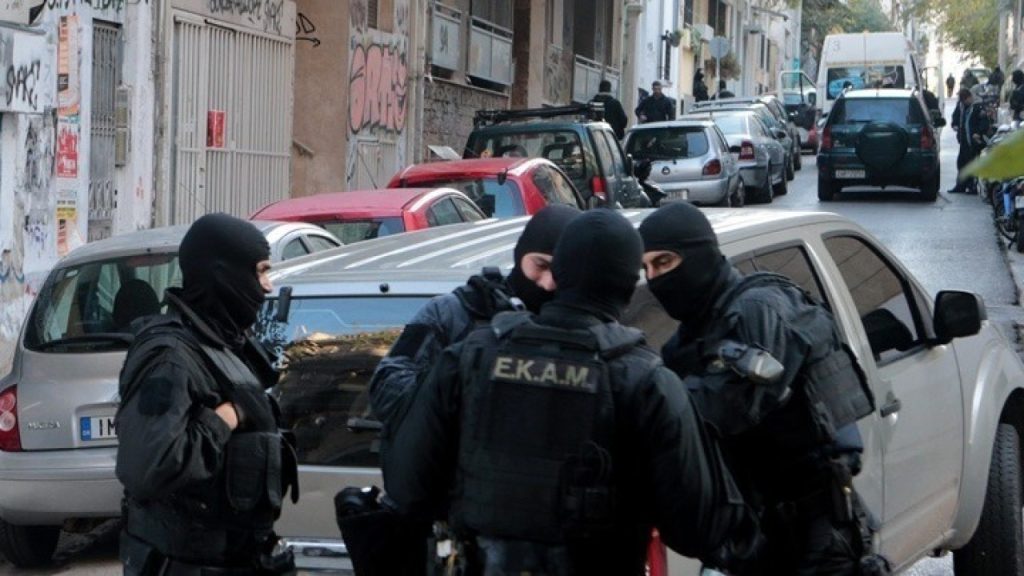 Στον εισαγγελέα οι 6 από τους 10 συλληφθέντες από την Αντιτρομοκρατική - Είχαν στείλει τον παγιδευμένο φάκελο στα δικαστήρια Θεσσαλονίκης