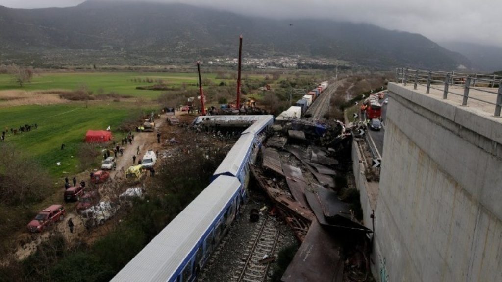Μνημόσυνο στον τόπο της τραγωδίας για την συμπλήρωση 1 χρόνου από το σιδηροδρομικό δυστύχημα των Τεμπών