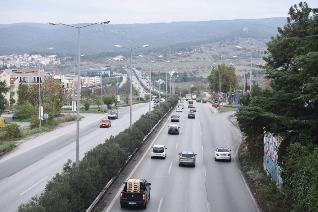 Θεσσαλονίκη: Φωτιά σε τουριστικό λεωφορείο στην περιφερειακή