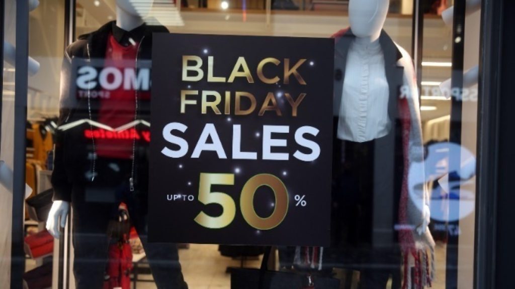 Η 1η Δεκεμβρίου ημέρα προσφορών Black Friday από τα εμπορικά καταστήματα