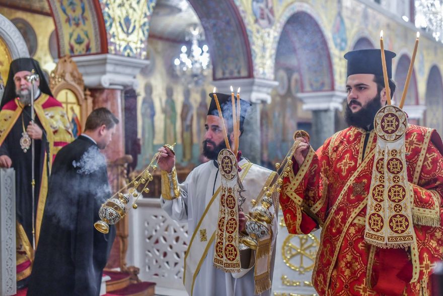 Χειροτονήθηκε ιερέας ο π. Απόστολος Κουκούτσης στον Ι.Ν. Τιμίου Σταυρού Σερρών